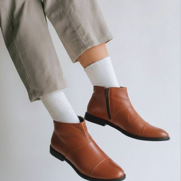 New Italian brown leather woman's low ankle booties with walkable block heel - Picture 16 of 16